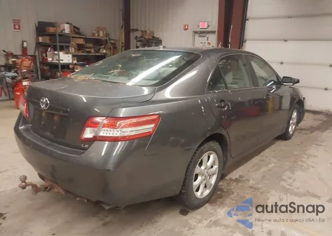 2010 Toyota Camry Le z USA, uszkodzony, nr VIN 4T4BF3EK0AR084769